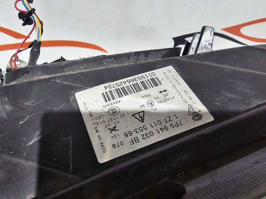 Far dreapta xenon Porsche Cayenne 7P dupa 2011 cod 7P5941032BF