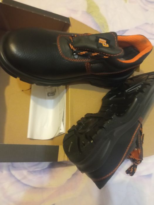 Работни обувки 43