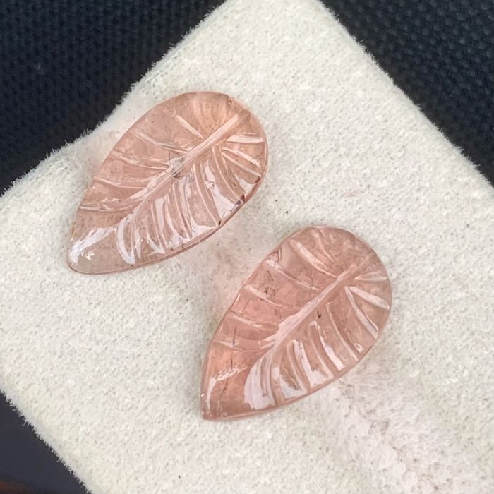 Розови Турмалини чифт листа