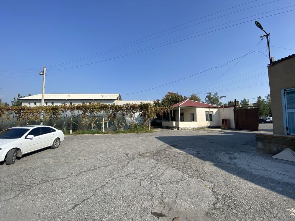 Fargona shahar Onkologiya oldida 80 sotih yer sotiladi bino va biznes