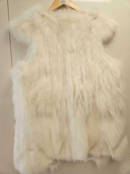 Продавам елек естествена кожа от лисица.Ново.