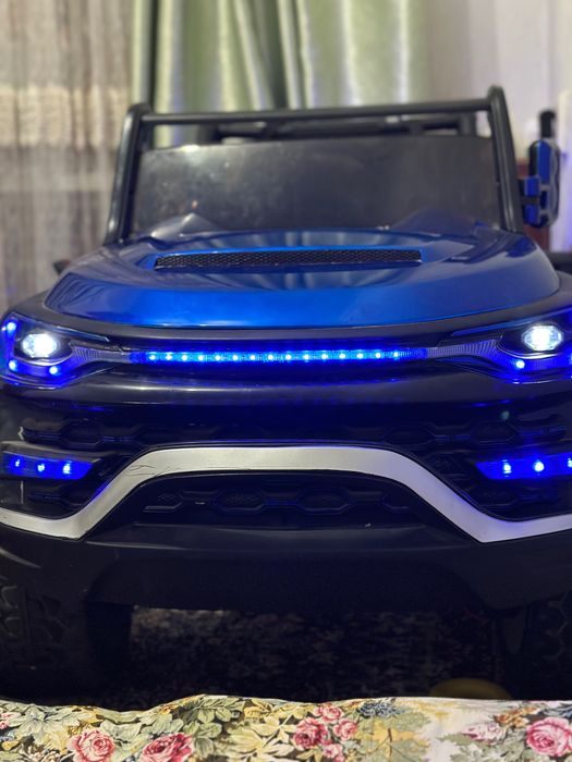 Детская машина  мошина пультлик