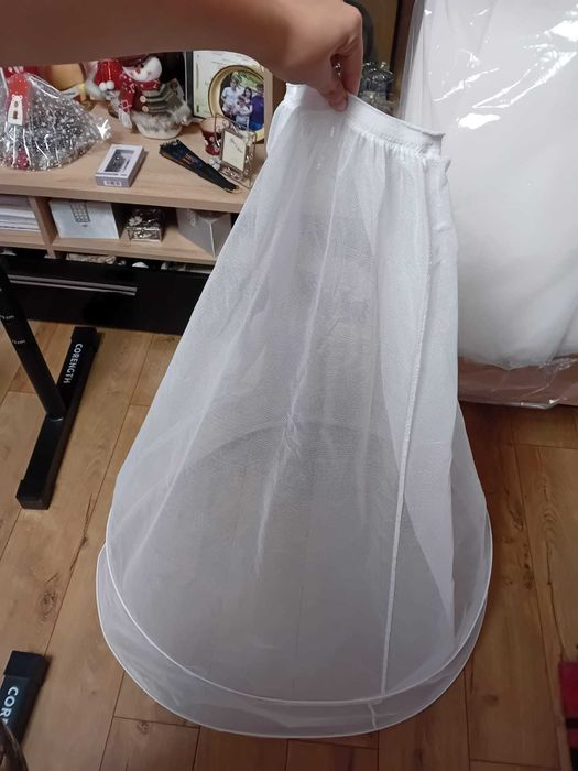 Vând rochie de mireasă și accesorii