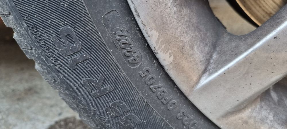 Jante aliaj 16 bmw cauciucuri iarna Vredestein 205 55 16 dot 2022