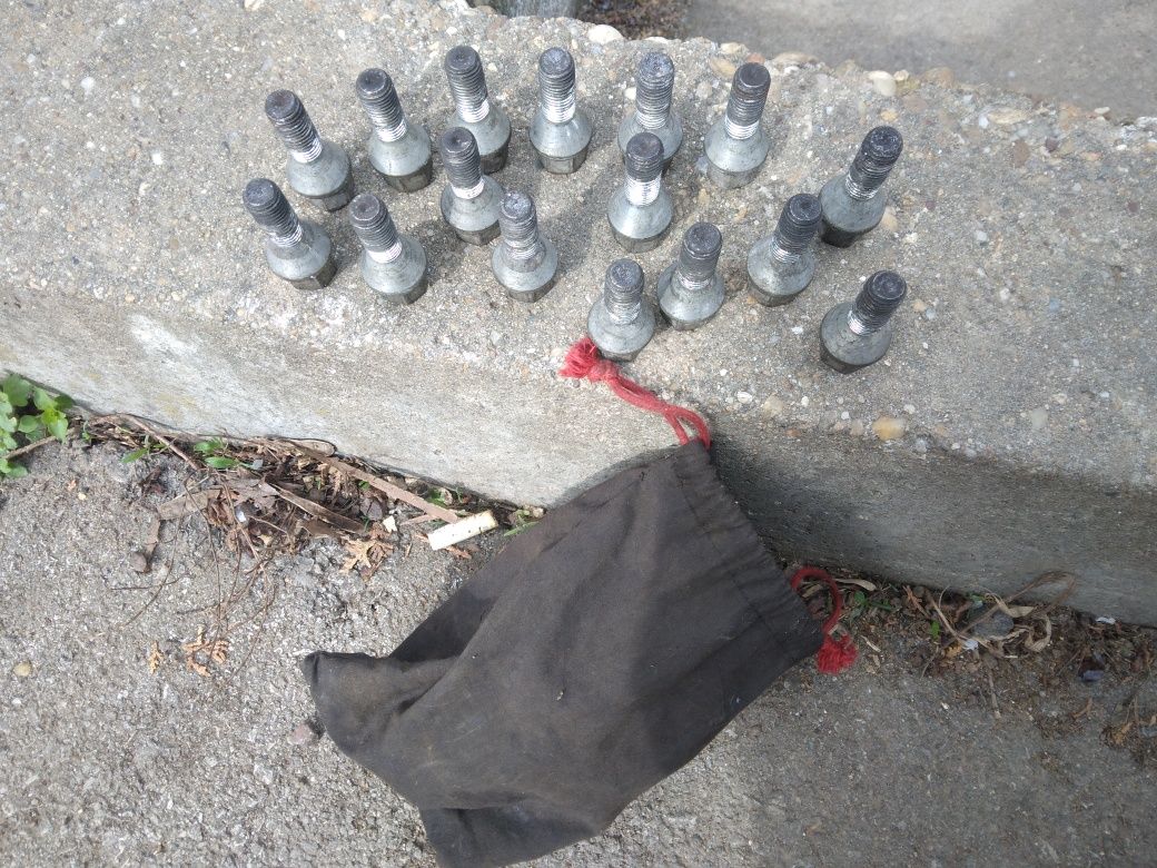 Болтове за джанти 12мм