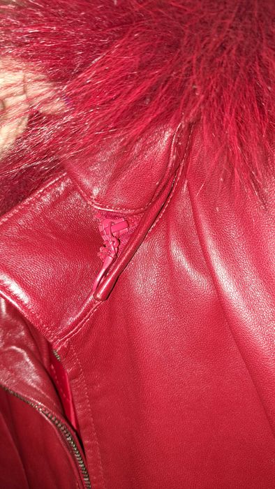 Haina/jacheta geaca de piele rosie cu gluga si blanita