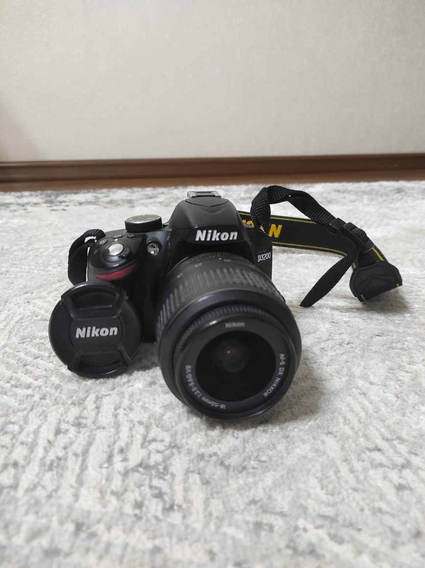 Продам фотоаппарат Nikon D3200.