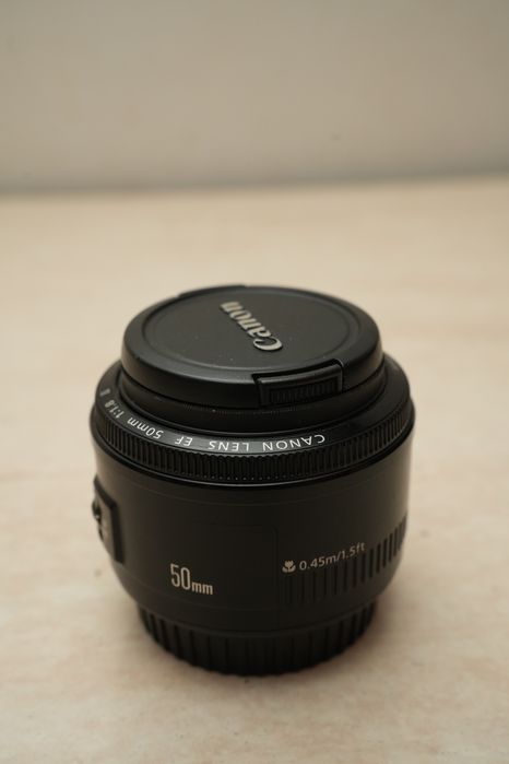 kit Canon 7D + grip + obiectiv 18-135mm + obiectiv 50mm