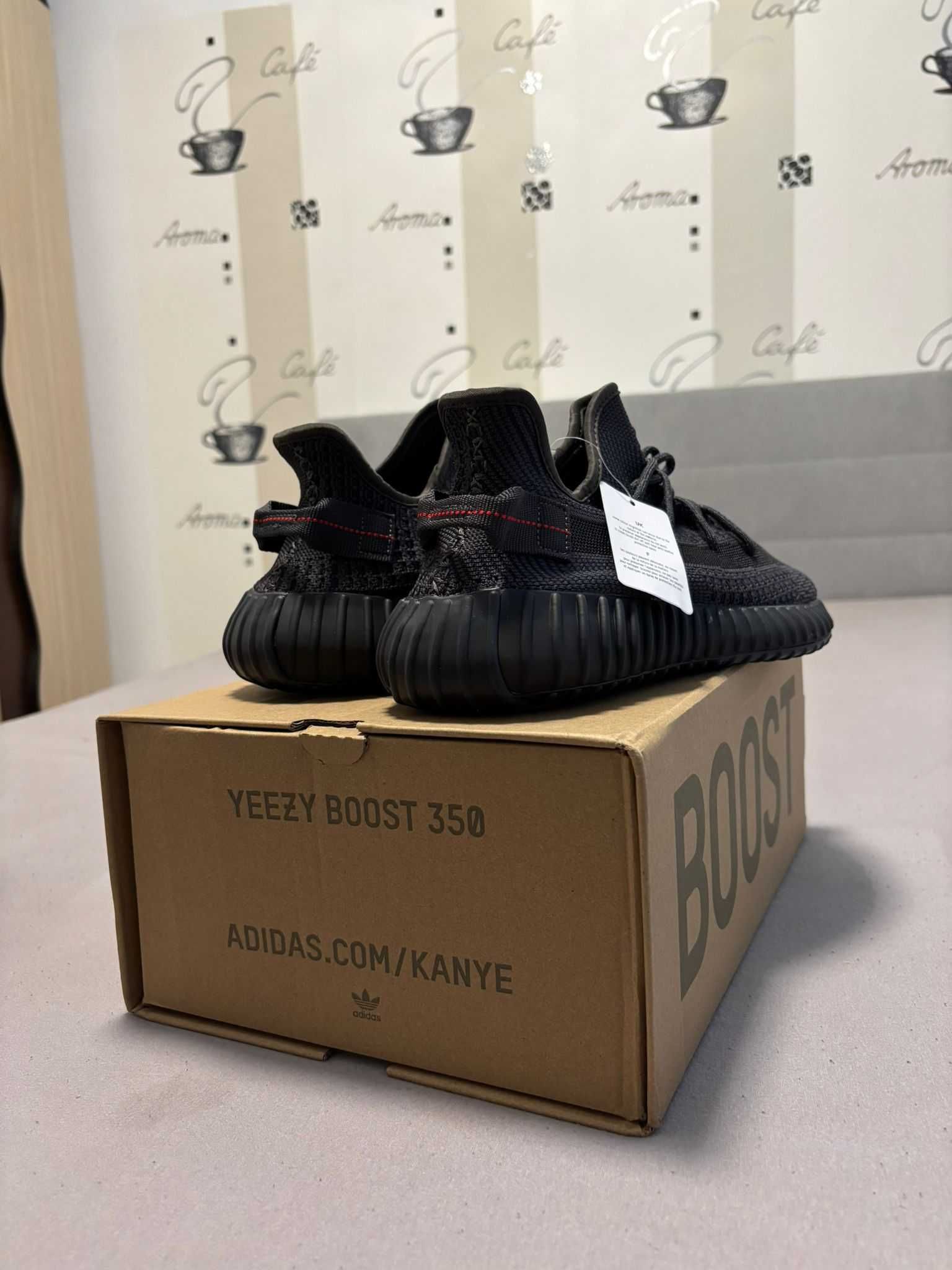 Yeezy 350 v2 Black