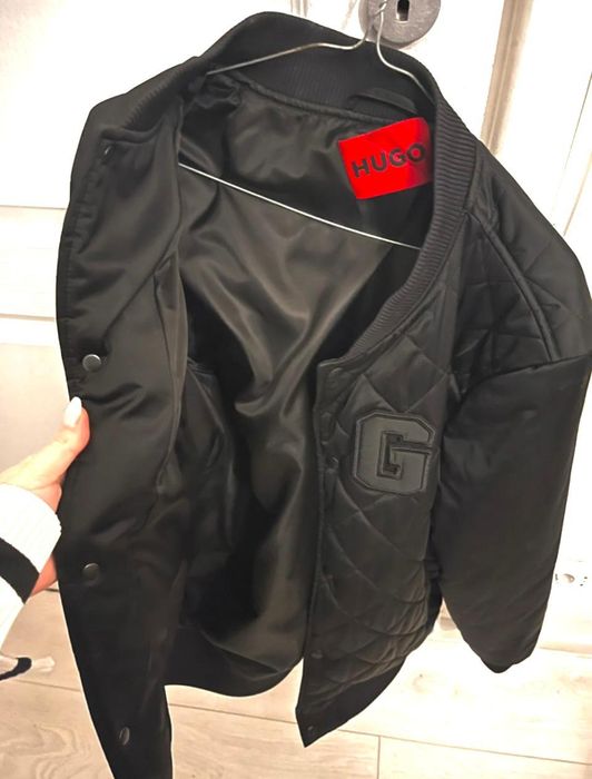 Vând geaca de iarna Hugo Boss