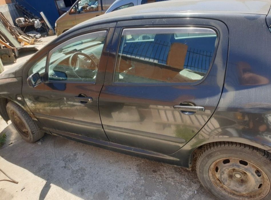 Dezmembrez Peugeot 307 1.4 benzina /1.6, 2.0 diesel