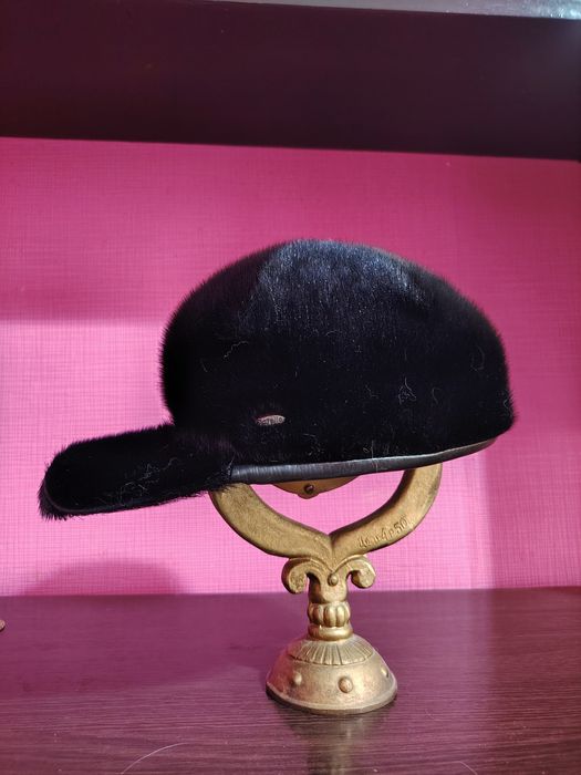 Продам мужскую новую зимнюю кепку из меха нерпы.