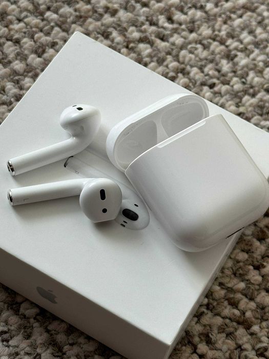Продавам Apple AirPods 2 (оригинал)