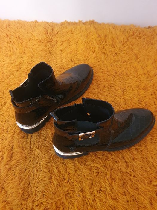 Мъжки боти маркови запазени