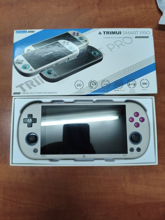Consola trimui smart pro
