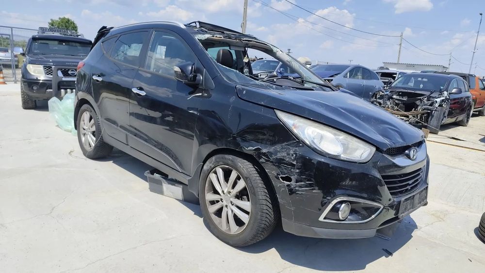 Dezmembrez Hyundai ix35 2.0 crdi automat 2012