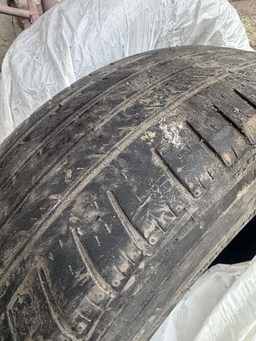 Продам два баллона Maxis 235/55 20