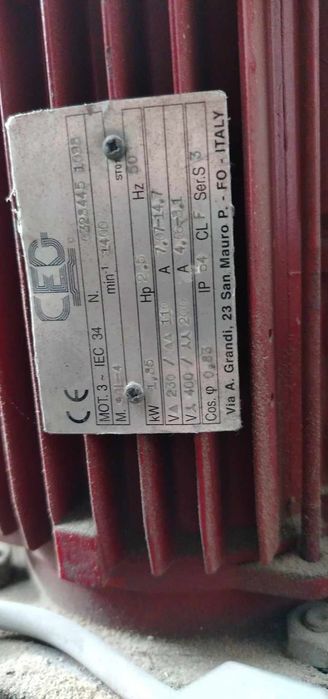 Stand Elevator pt îndreptat caroserii auto și autoutilitare