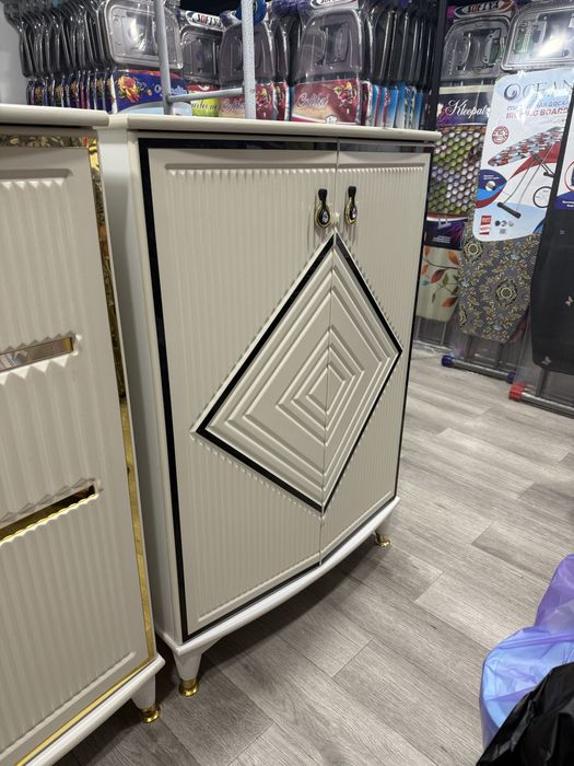 Шкаф для обуви 100×70×40 – белый с золотом, премиум дизайн