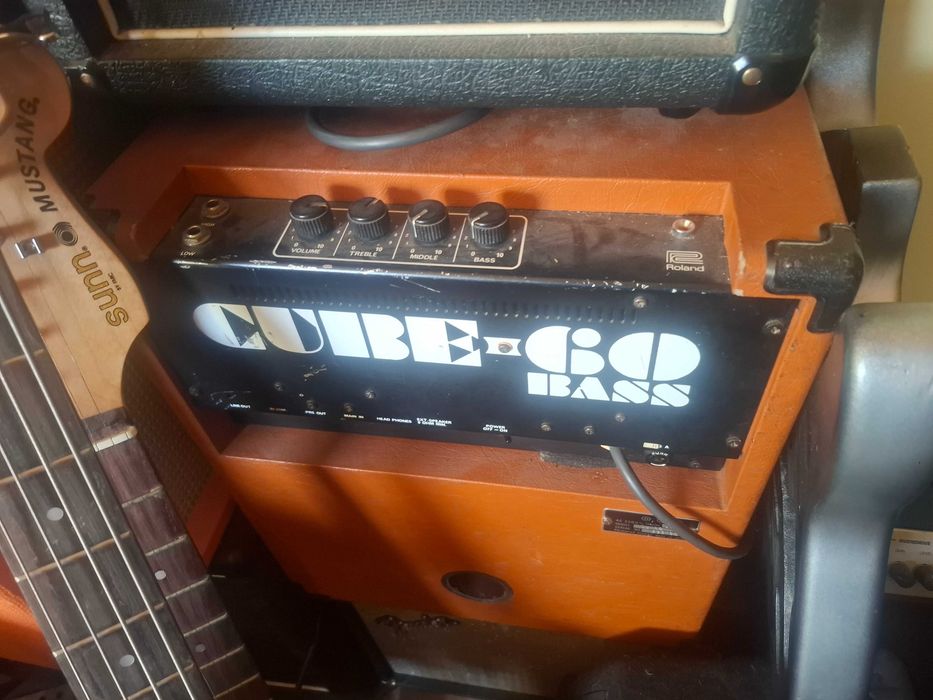 roland cube 5-100w amplificator chitara bass/electrica pedala marshall