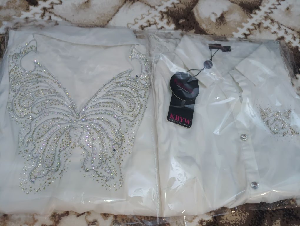 Продаются новые белые блузки