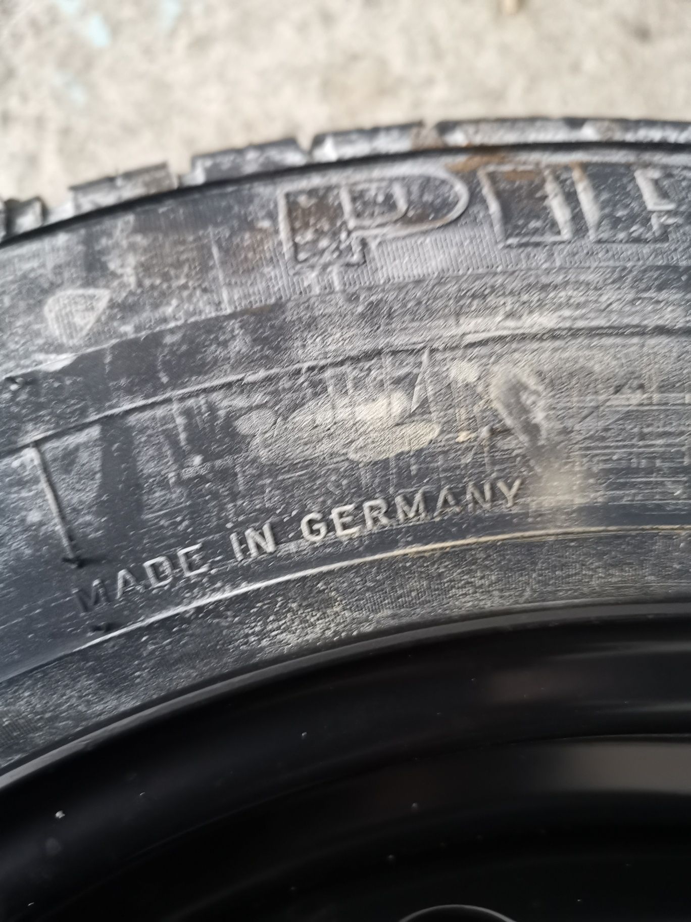 Гуми Pirelli произведени в Германия за Мерцедес 124