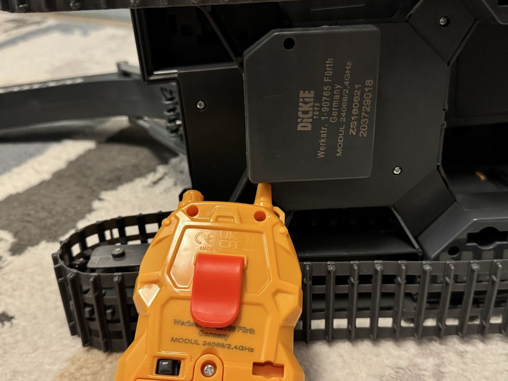 Радиоуправляем багер Volvo от Dickie Toys