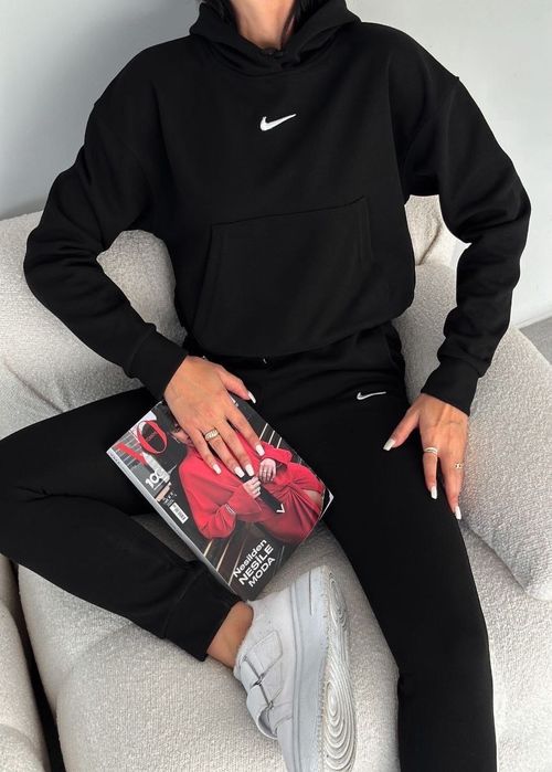 Дамски спортен екип