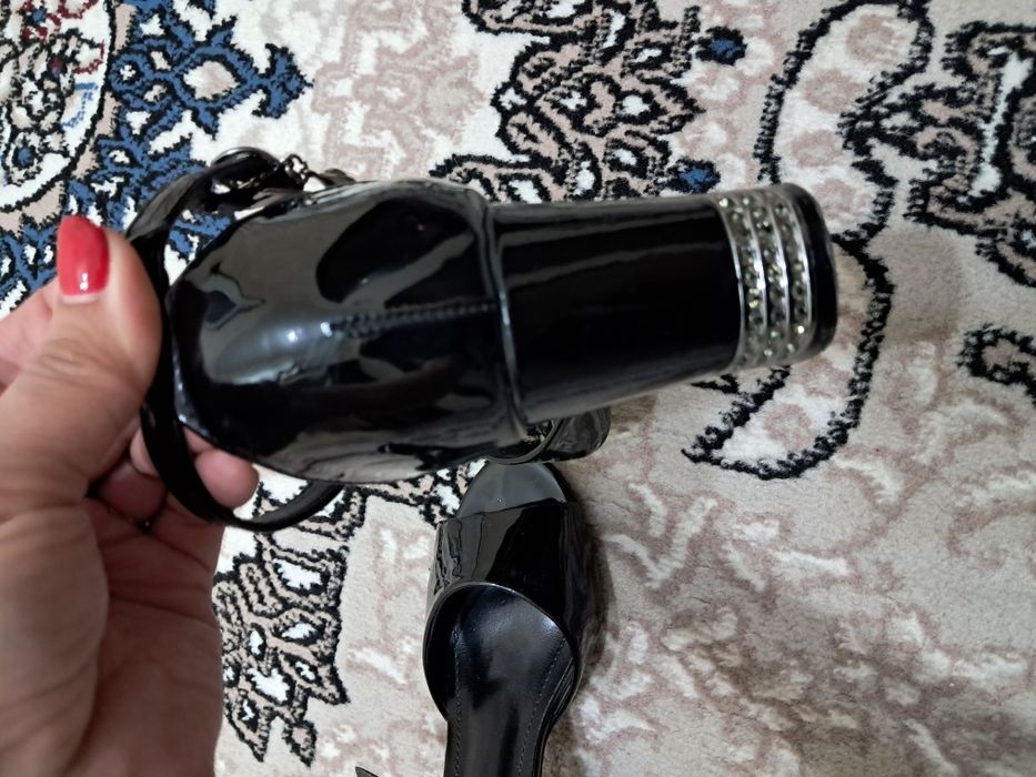 Вечерней босаножка