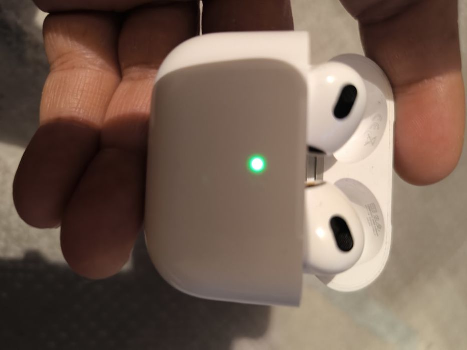 Наушник эирподс 3 если кто-то разбирается в оригинале