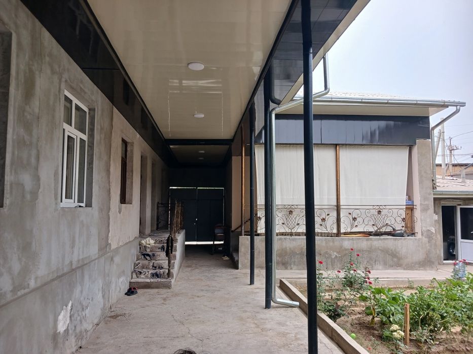 Uy sotladi Zangiota Machdi oldida 4 sotix 7 xona