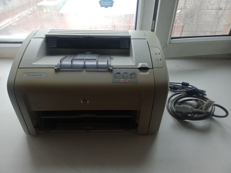 Продам лазерный принтер НР