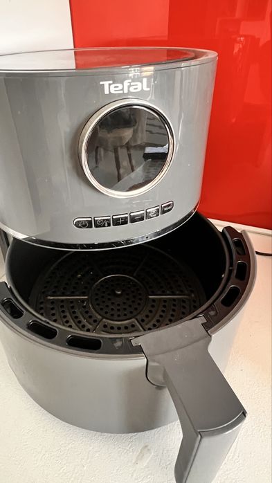 Airfryer Tefal- folosit de doua ori