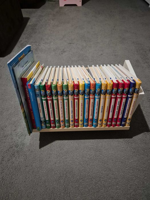 Етажерка за детски книжки