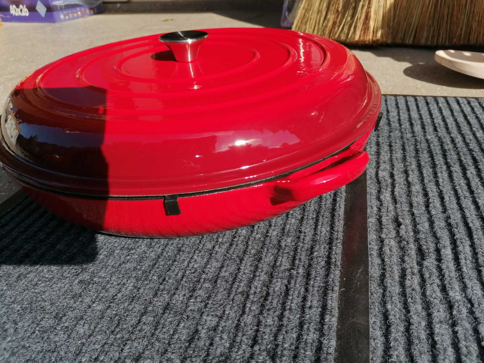 Tigaie /cratiță, fi 40 cm din fontă emailată cu capac 409 lei