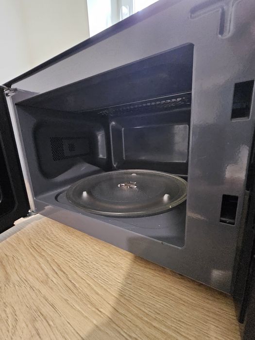 Cuptor microunde Toshiba