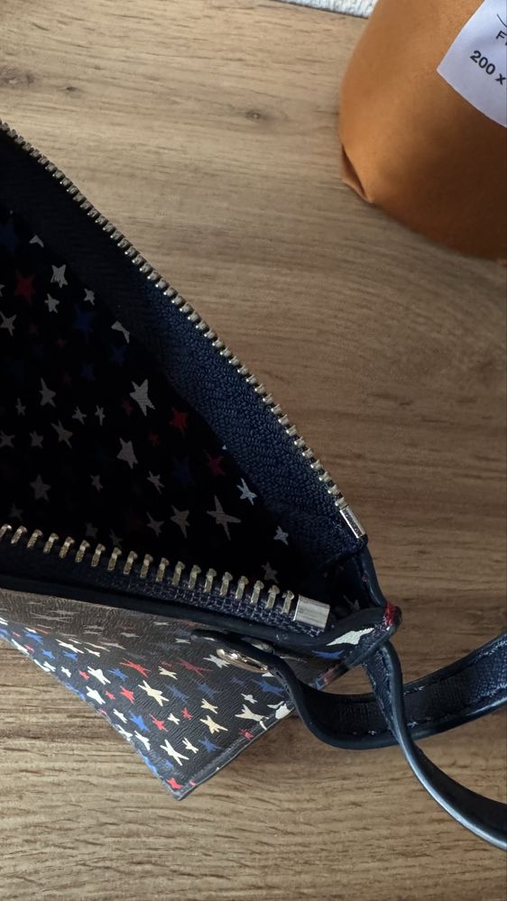 Дамски кожен клъч Tommy Hilfiger