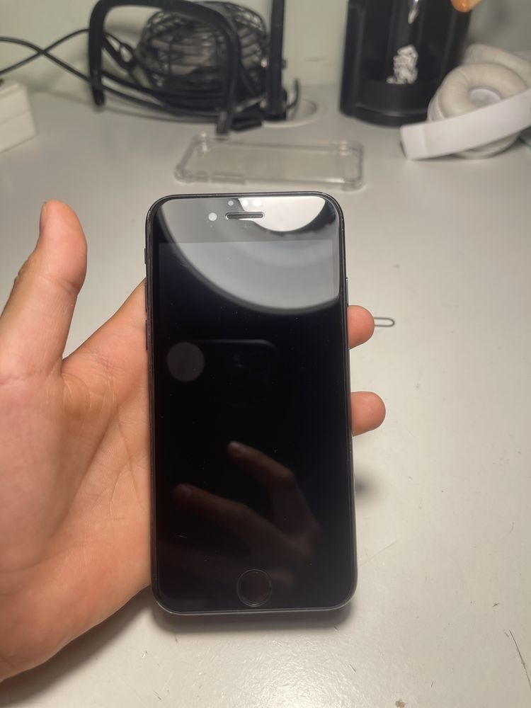 iPhone 7 в идеальном состояний