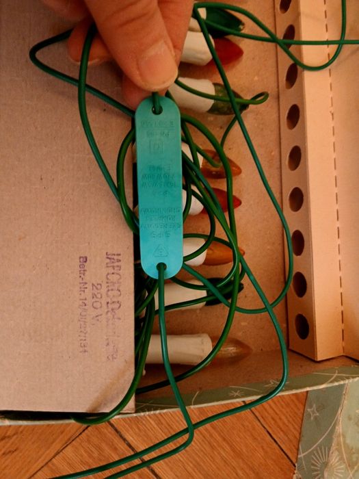 Instalatie vintage pom Craciun cu 16 lumanari, perfect functionala