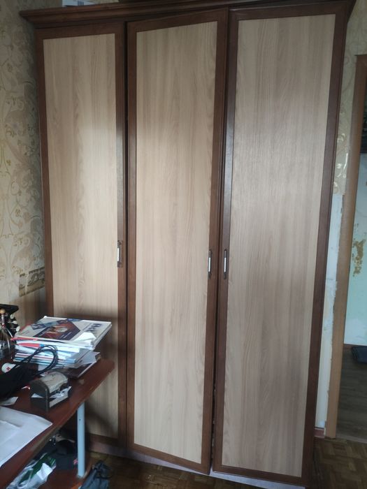 Продаю шкаф спальный