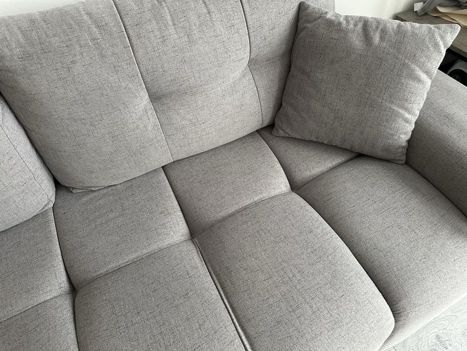 Vând Canapea în stare foarte bună