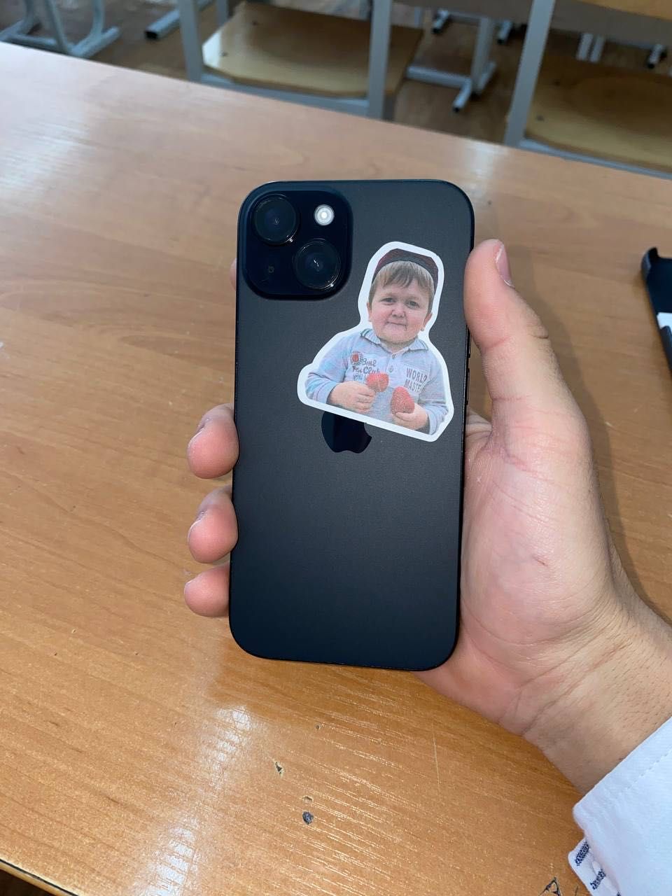 Iphone 15, коробрка документ есть