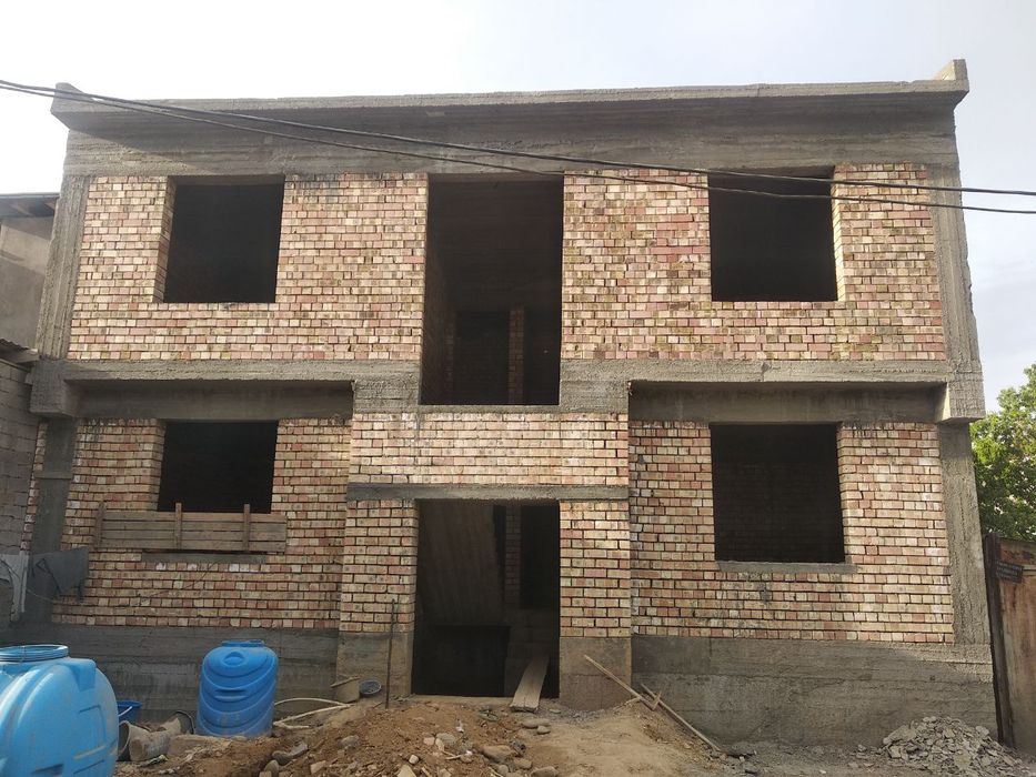 UY sotiladi 4 ta 1 xonali 33 kv