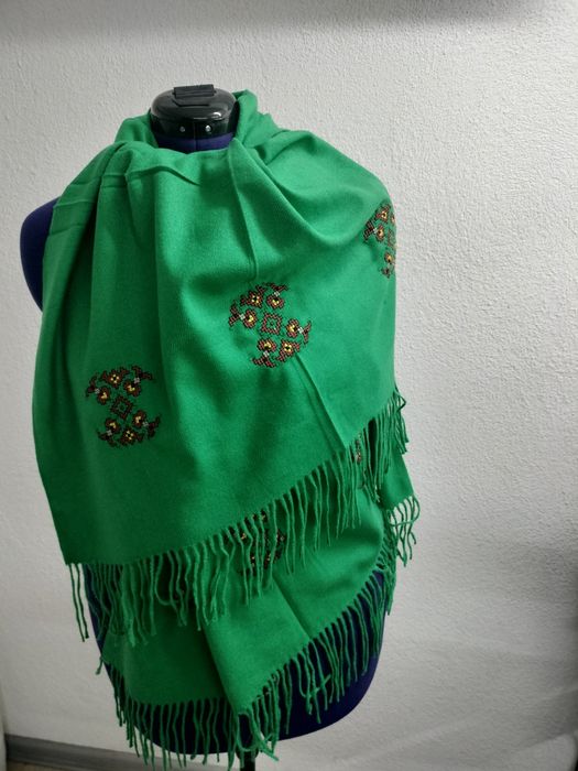 Кашмирени бродирани шалчета