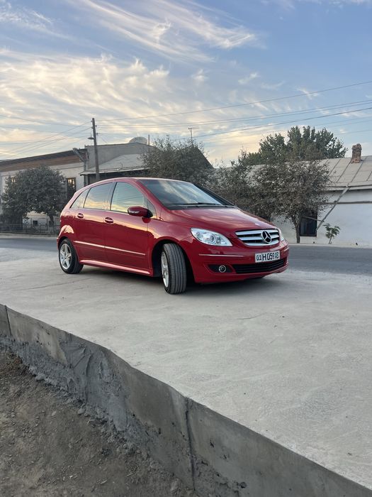 Mercedes Bens  B 200
