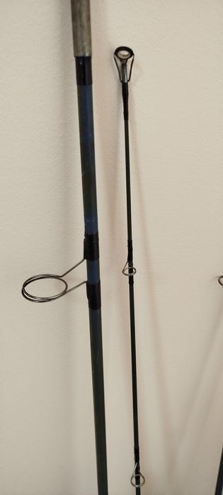 Три броя въдици и макари Germina