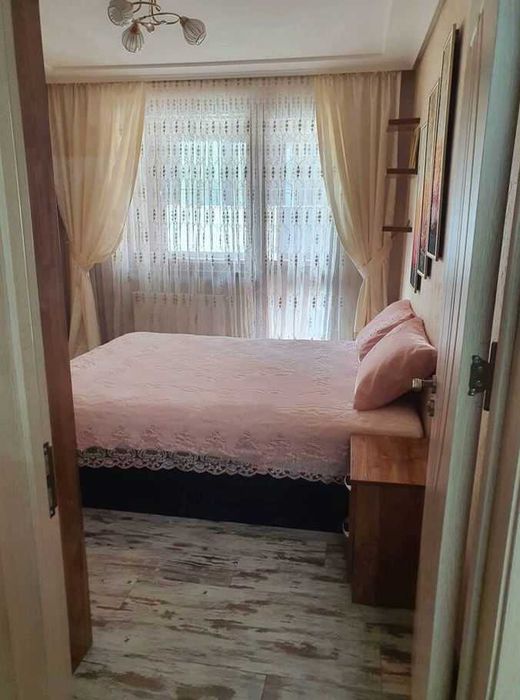 Двустаен апартамент в кв. Лазур