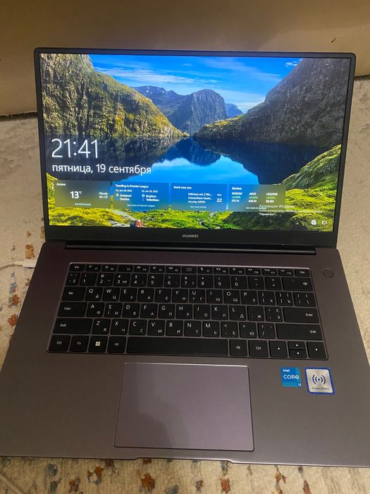Ноутбук HUAWEI Intel Core i3