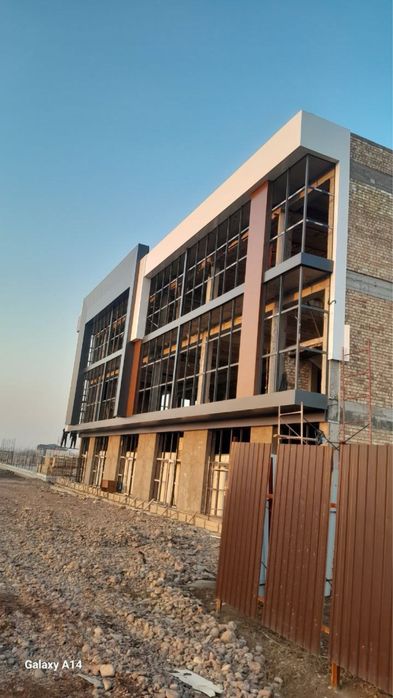 Нежилой обект Уртасарай 1 га земли 3000кв здание в доль дороги Трасса