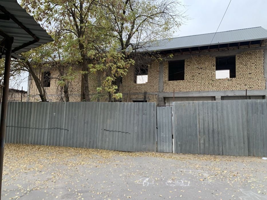 Дом . Шайхонтоурский район.  Ориентир Напротив Олий Мажлис